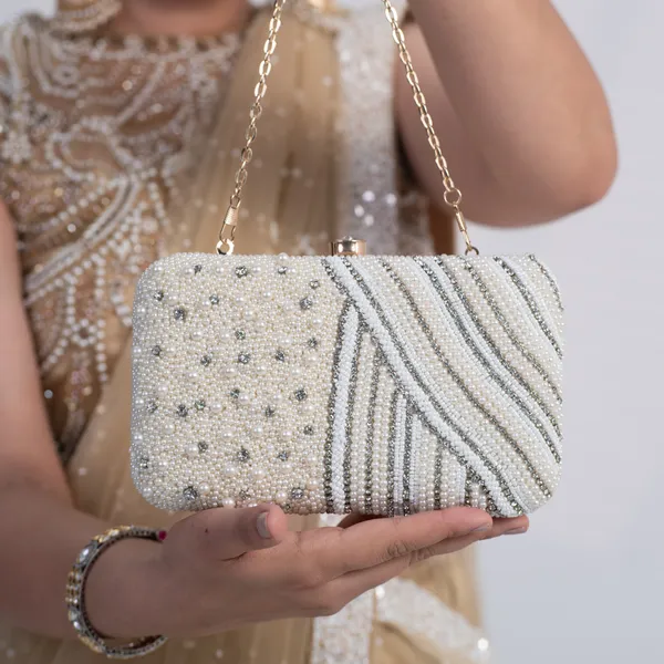 Lyra_Pearl_Shimmer_Clutch